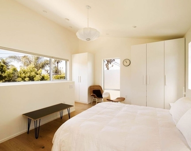 2209 Louella Avenue - Photo Thumbnail 13