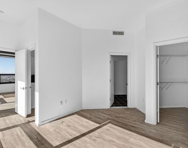 1100 Wilshire Boulevard - Photo Thumbnail 7