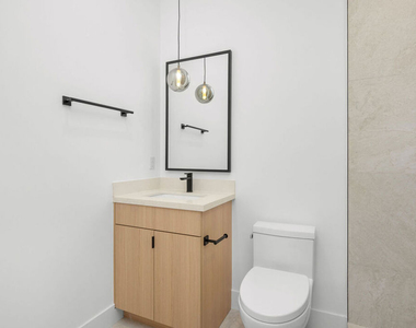 5248 Auckland Avenue - Photo Thumbnail 11