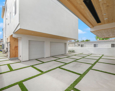 5246 Auckland Avenue - Photo Thumbnail 17