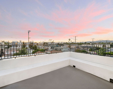 5246 Auckland Avenue - Photo Thumbnail 14