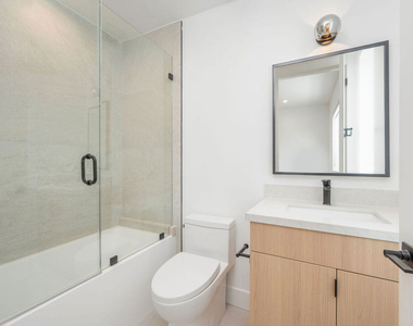 5246 Auckland Avenue - Photo Thumbnail 6