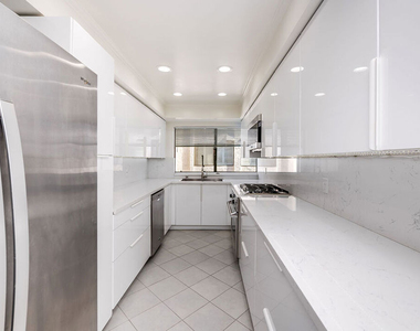 9507 W Olympic Boulevard - Photo Thumbnail 12