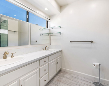 9507 W Olympic Boulevard - Photo Thumbnail 28
