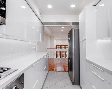 9507 W Olympic Boulevard - Photo Thumbnail 7