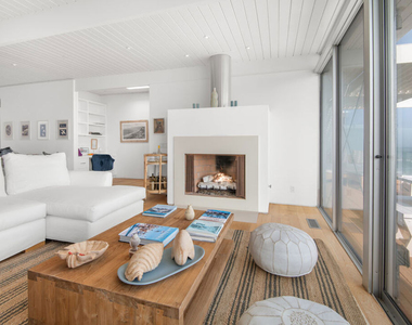 24554 Malibu Road - Photo Thumbnail 9
