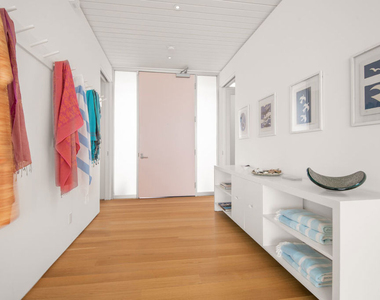 24554 Malibu Road - Photo Thumbnail 3