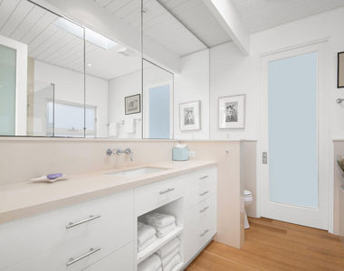 24554 Malibu Road - Photo Thumbnail 13