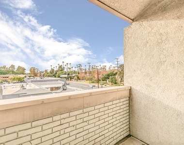 14050 Magnolia Boulevard - Photo Thumbnail 29