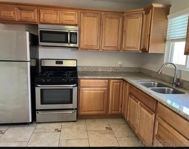 574 10th St - Photo Thumbnail 9