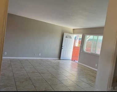 574 10th St - Photo Thumbnail 4
