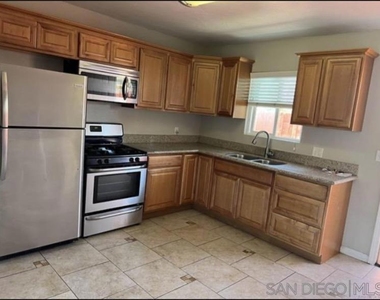 574 10th St - Photo Thumbnail 10
