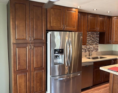 8119 Paradise Valley Ct - Photo Thumbnail 6