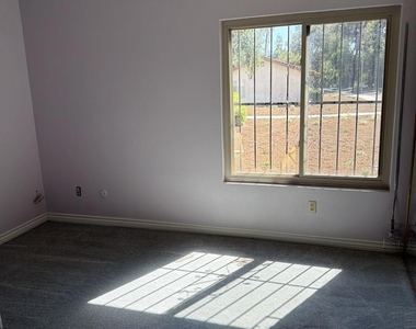 8119 Paradise Valley Ct - Photo Thumbnail 12