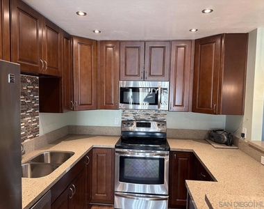 8119 Paradise Valley Ct - Photo Thumbnail 9