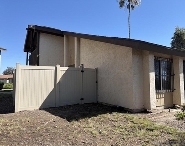 8119 Paradise Valley Ct - Photo Thumbnail 1