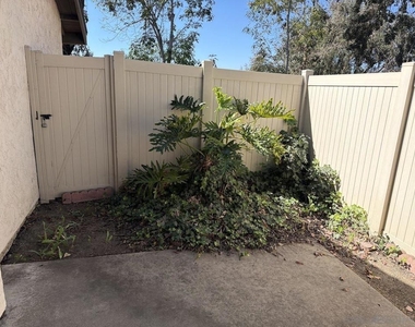 8119 Paradise Valley Ct - Photo Thumbnail 20