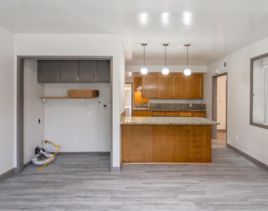 5901 Hanna Avenue - Photo Thumbnail 5