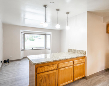 5901 Hanna Avenue - Photo Thumbnail 4