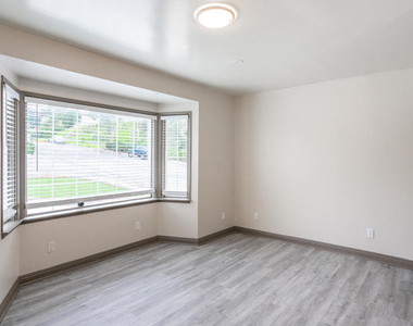 5901 Hanna Avenue - Photo Thumbnail 14
