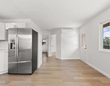 111 Everett Street - Photo Thumbnail 5