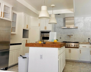 5536 Easterly Road - Photo Thumbnail 2