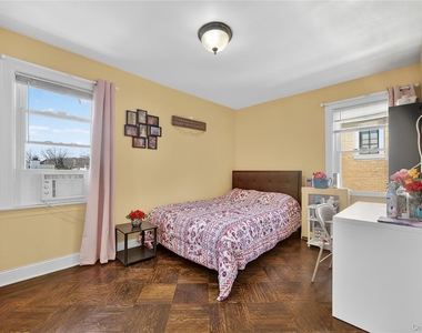 235th Street - Photo Thumbnail 14