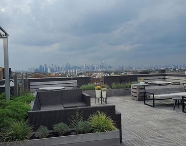 7711 35th Avenue - Photo Thumbnail 13