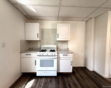 1256 North Avenue - Photo Thumbnail 5