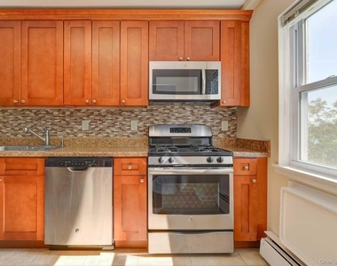 101 Gedney Street - Photo Thumbnail 6