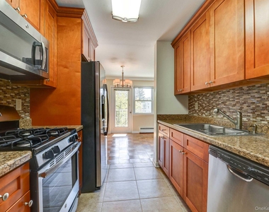 101 Gedney Street - Photo Thumbnail 5
