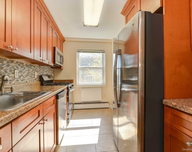 101 Gedney Street - Photo Thumbnail 7