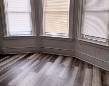 15 Hoffman Avenue - Photo Thumbnail 1