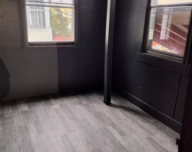 15 Hoffman Avenue - Photo Thumbnail 13