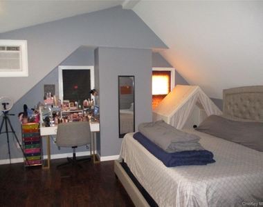 19 Acorn Road - Photo Thumbnail 8