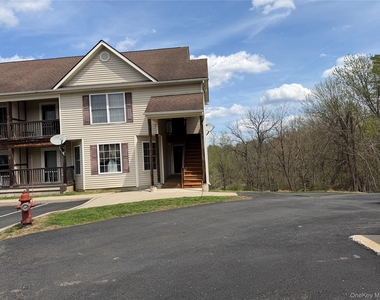 105 N Montgomery Street - Photo Thumbnail 13