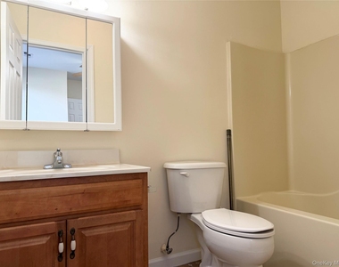 105 N Montgomery Street - Photo Thumbnail 11