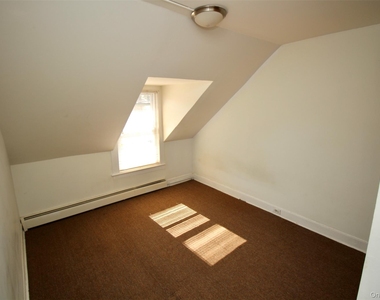 4 Schoolhouse Lane - Photo Thumbnail 9