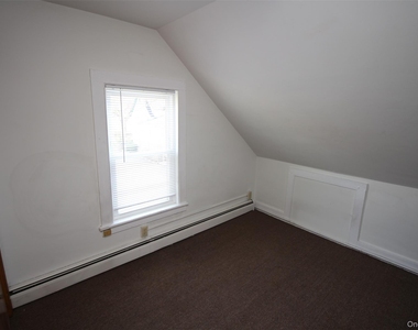 4 Schoolhouse Lane - Photo Thumbnail 10