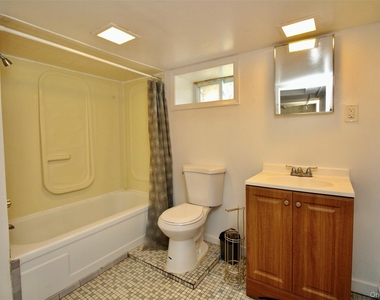 4 Schoolhouse Lane - Photo Thumbnail 6