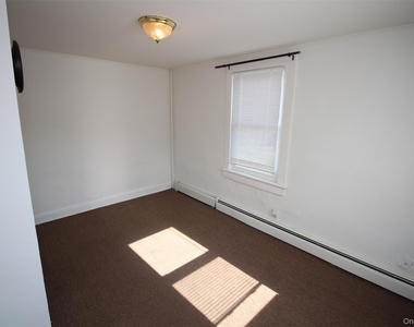 4 Schoolhouse Lane - Photo Thumbnail 7