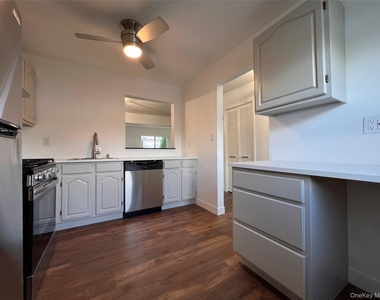 524 Saracino Drive - Photo Thumbnail 9