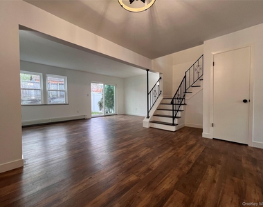 524 Saracino Drive - Photo Thumbnail 2