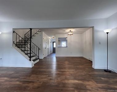524 Saracino Drive - Photo Thumbnail 7