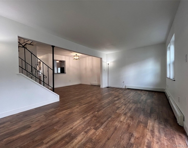 524 Saracino Drive - Photo Thumbnail 4