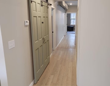 122 N Ferry Street - Photo Thumbnail 6