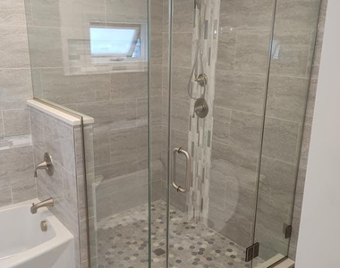 122 N Ferry Street - Photo Thumbnail 4