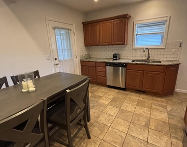 165 Lake Avenue - Photo Thumbnail 12