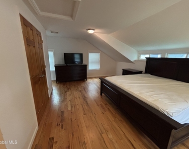 165 Lake Avenue - Photo Thumbnail 20