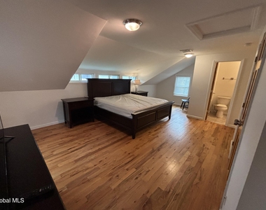 165 Lake Avenue - Photo Thumbnail 19